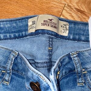 Hollister distressed skinny jeans!
